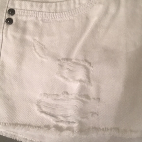 l.e.i. Shorts - Picture 2 of 3